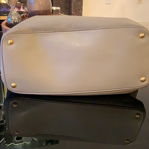 💯 Authentic PRADA Beige Grey pebbled leather. - Picture 5 of 8
